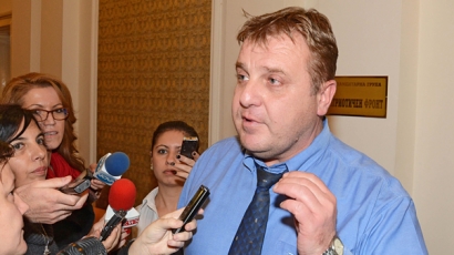 Каракачанов: От ПФ не сме само гласуващи пръстчета в НС