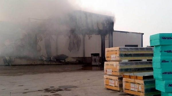 300 души без работа след пожара в завода за месо във Войводиново