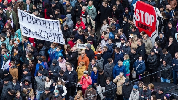 Масовите протести в Словакия продължават