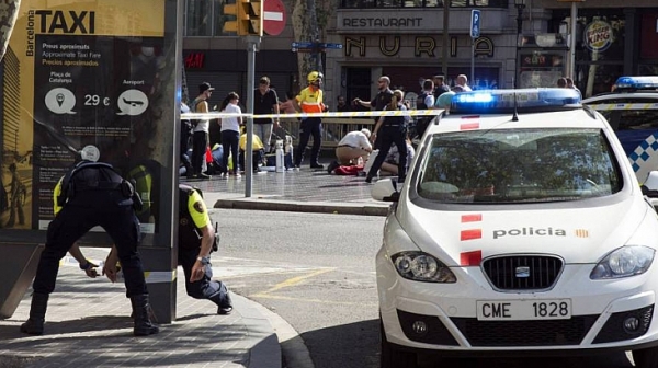 След терора: Крайни националисти в Испания атакуваха джамия