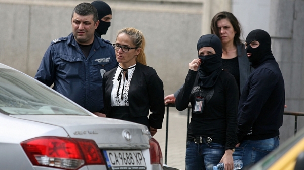 Адвокатът на Иванчева прехвърли вината върху Петко Дюлгеров