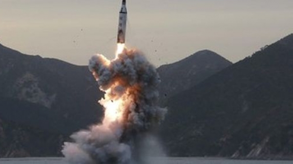 Пхенян отново изстреля ракета