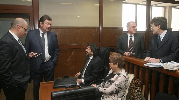 Защитата на Цв. Василев: Прокуратурата прави всичко възможно свидетелите да не влязат в съдебната зала