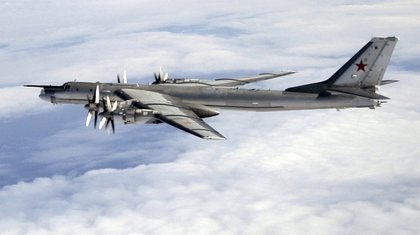 Руски бомбардировачи Ту-95 и Ту-160 излетяха от база Енгелс