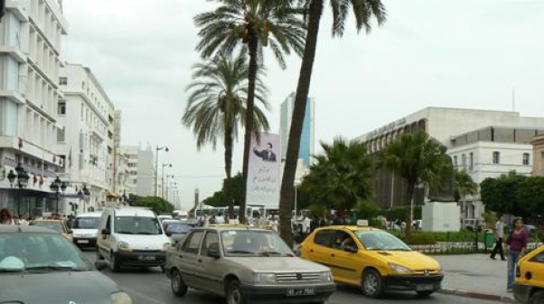Девети ранени при атентат в центъра на Тунис