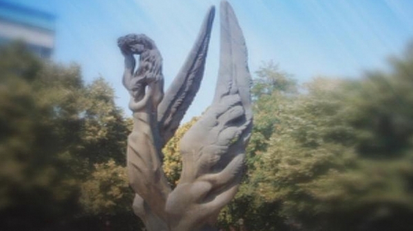 Окъпаха паметника на Съединението в Пловдив, замириса на жасмин