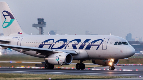 Фалира словенската авиокомпания ”Адрия еъруейс”