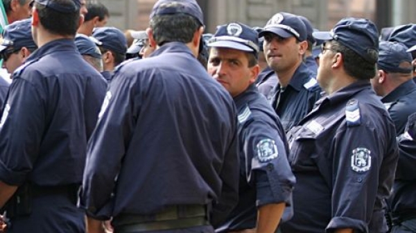 Радев: Няма да бъдат увеличавани полицейските заплати
