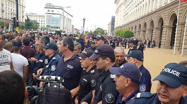 Българи от страната и чужбина започват протест за оставка на Борисов