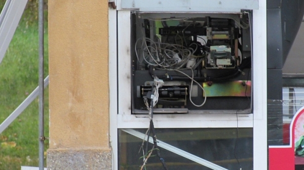6 месеца затвор за бандитите, взривили банкомат в  Сапарева баня