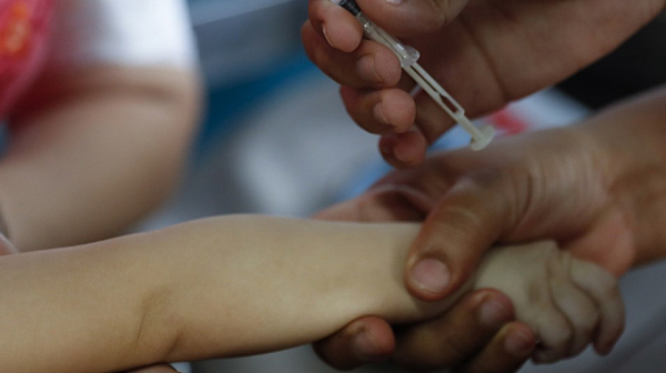 Не са ваксинирани срещу морбили над 1000 деца от Пловдив