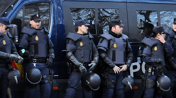 Врязването на минивана в Барселона е терористичен акт! Жертвите са 13?