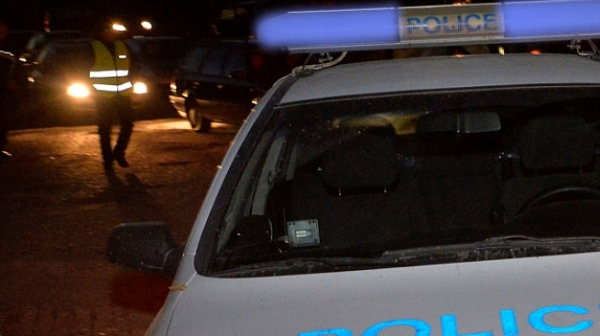 Акцията на жандармерията и полицията в Ихтиман продължава