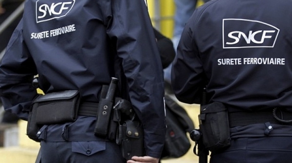Френската полиция арестува група терористи, готвещи атентат