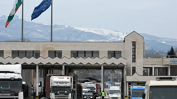 Петима българи са задържани на граничния пункт ”Промахон”