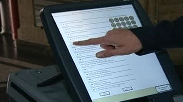 Две фирми искат да правят проект на дистанционно електронно гласуване