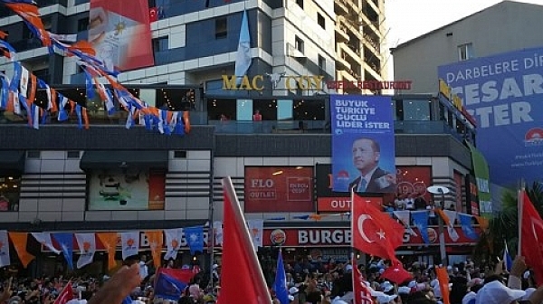 За един ден Ердоган организира 7 митинга