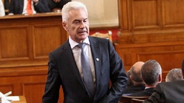 Сидеров обвинява ВМРО и НФСБ, че анулират управленската коалиция