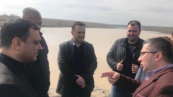 Двама министри инспектираха язовир ”Рогозен”, бедствието в Брегово продължава