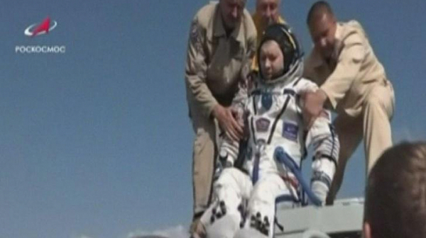 Космонавти се приземиха в Казахстан след 6 месеца в Космоса
