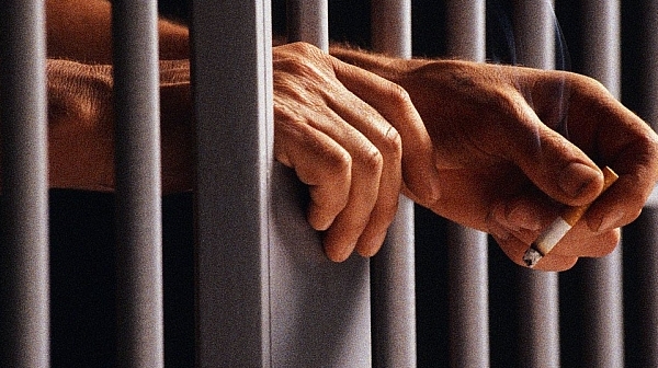 Четирима българи отиват във френски затвор за източване на над 2 милиарда евро