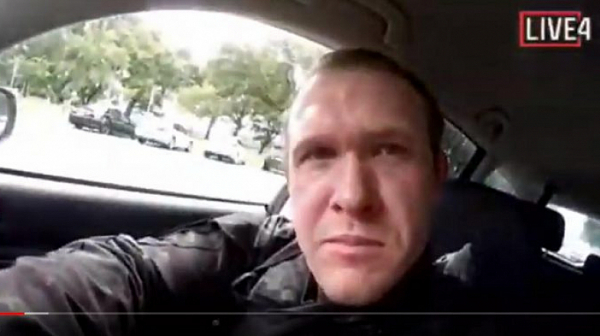 Вкараха в затвора мъжа, показвал видеото от атаката в Крайстчърч
