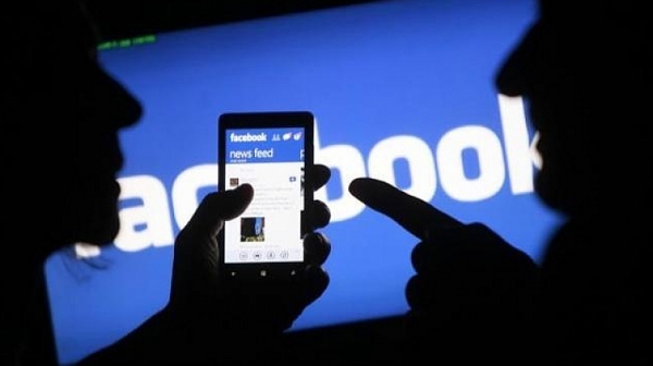 Фейсбук губи младите си потребители