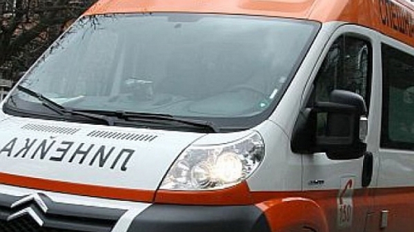 Двама мотористи загинаха при удар с джип край Петрич