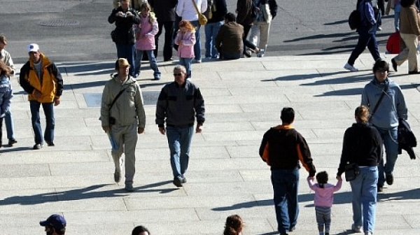 Евростат: Под 2% чужденци и над 25 000 емигриращи има в България