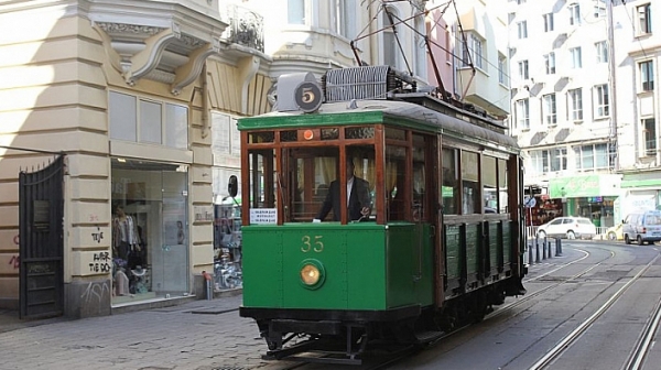 Ретро трамвай в София за Деня на детето
