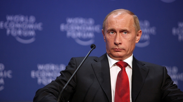 Путин гласува в „работно настроение“