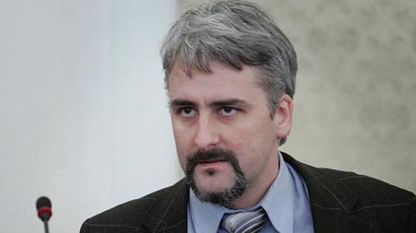 Адв. Александър Кашъмов: Парламентът трайно влошава достъпа до информация