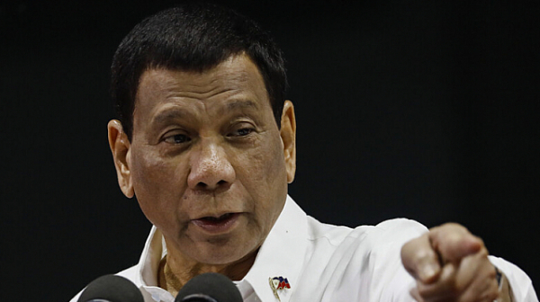 Президентът на Филипините: Стреляйте по корумпирани служители