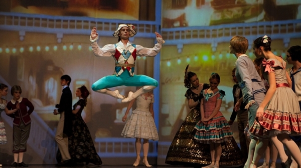 ”Руски мултимедиен театър и балет” с турне в България