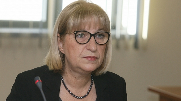 БСП иска оставката на Цачева заради Търговския регистър