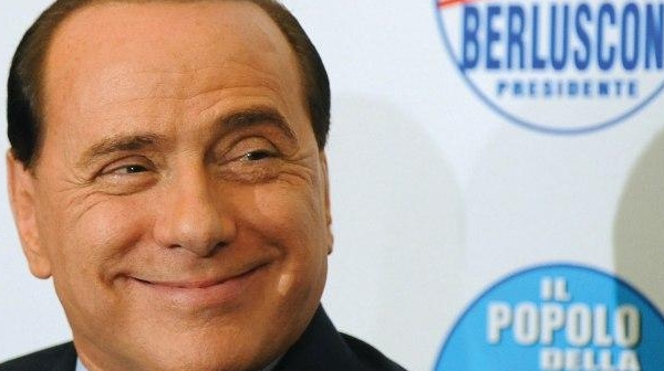 Италия избира парламент, партията на Берлускони води