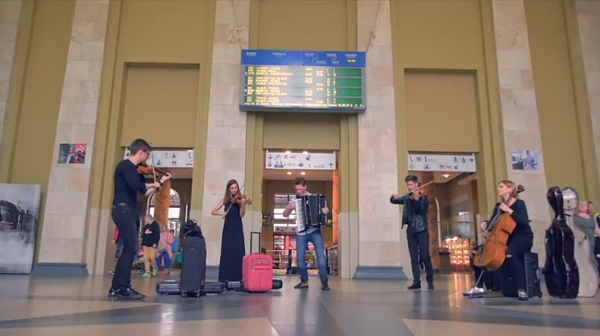 Martynas Levickis plays Vivaldi in Vilniaus Railway Station
