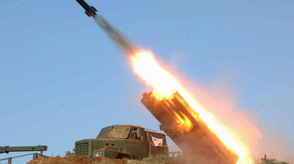 Северна Корея е изстреляла ”неидентифицирани” снаряди