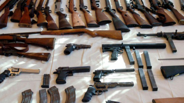 Арести в Черна гора, полицията откри голямо количество оръжие