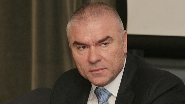 Марешки ще иска оставката на Каракачанов заради границата с Гърция