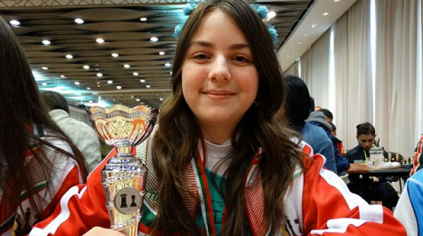 Наше момиче на първо място по шах в света