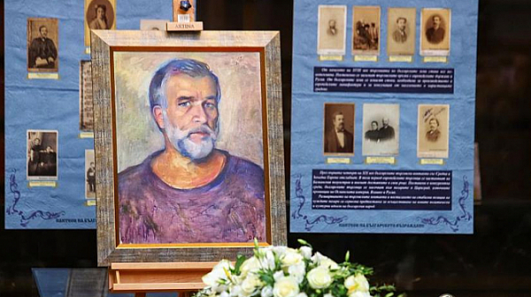 Скулпторът Георги Чапкънов: Любо Левчев и приживе си беше велик, а сега вече е безсмъртен