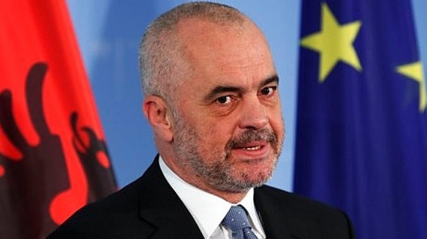Сръбски министър иска албанския премиер да бъде обявен за персона нон грата