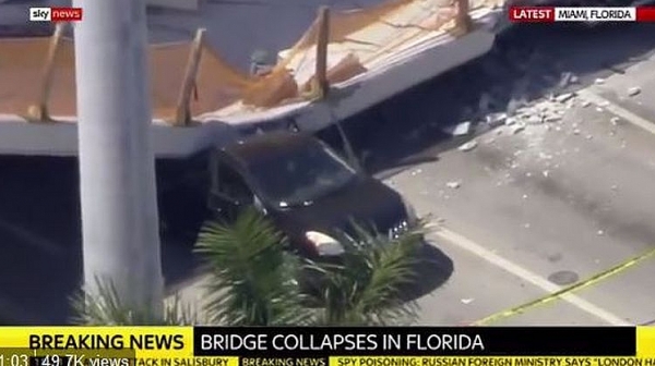 Мост се срути в Маями (видео)