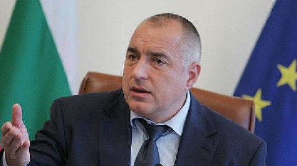 Стотици скандират ”оставка” под прозорците на Борисов