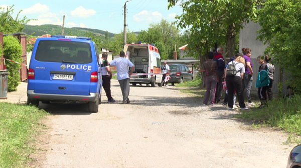Животът на простреляните в Сливенско все още е в опасност