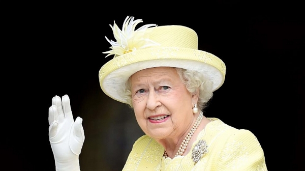 Кралица Елизабет: Да отговорим на варварството с хуманизъм и състрадание