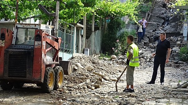 Общината в Дупница обещава да ремонтира щетите от пороите