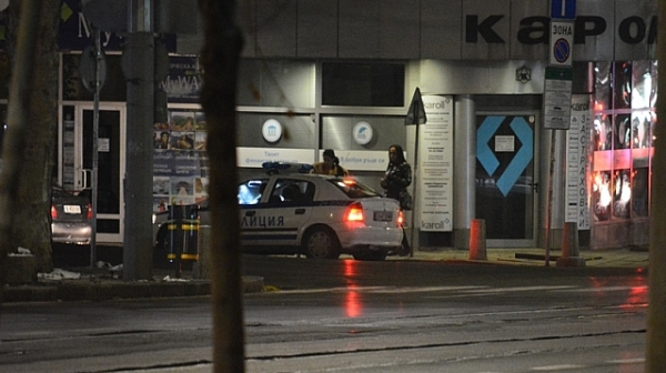 Н. Николов: Заснех травестити и полицаи да си бъбрят на бул. ”Христо Ботев”