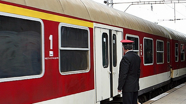 Мъж е арестуван заради нападение с нож във влака София - Бургас